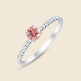 Weißgoldener Ring mit pinken Lab-Diamanten