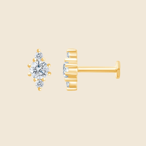 edles 14k Gold Piercing mit drei runden Lab Diamanten