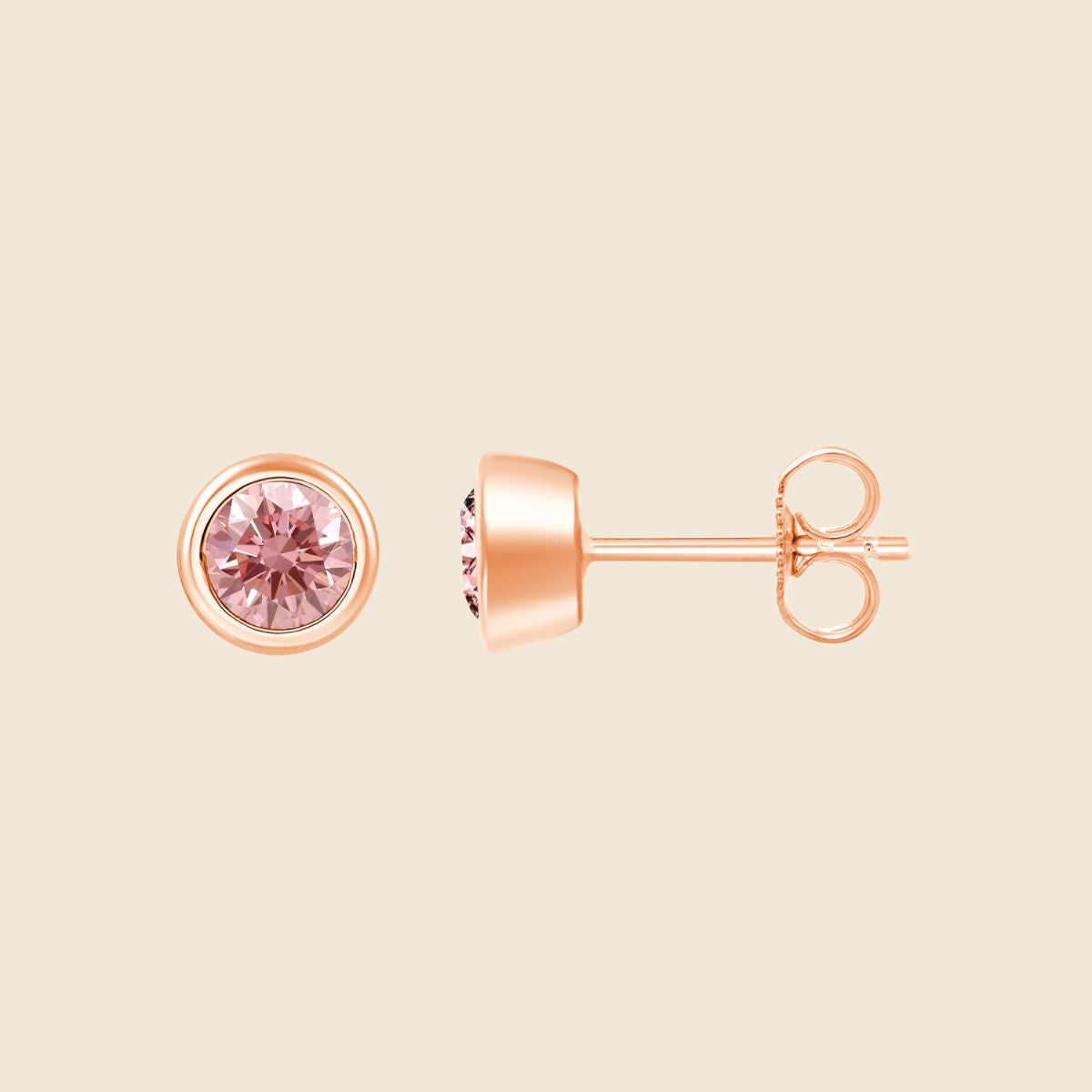 Ohrstecker in Rosé mit rundem rosa Diamanten in Zargenfassung, Vorder- und Seitenansicht