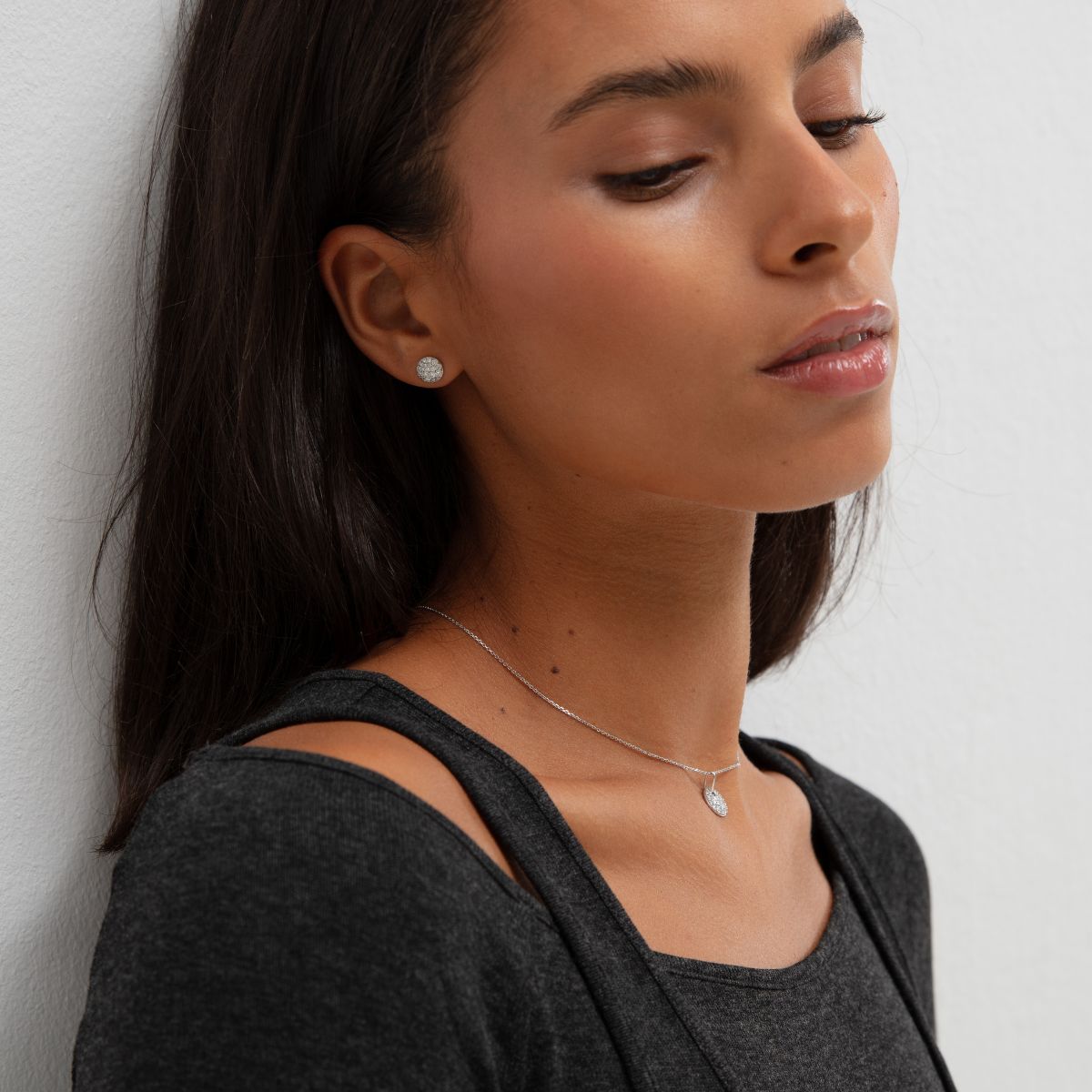 Hima stud earrings