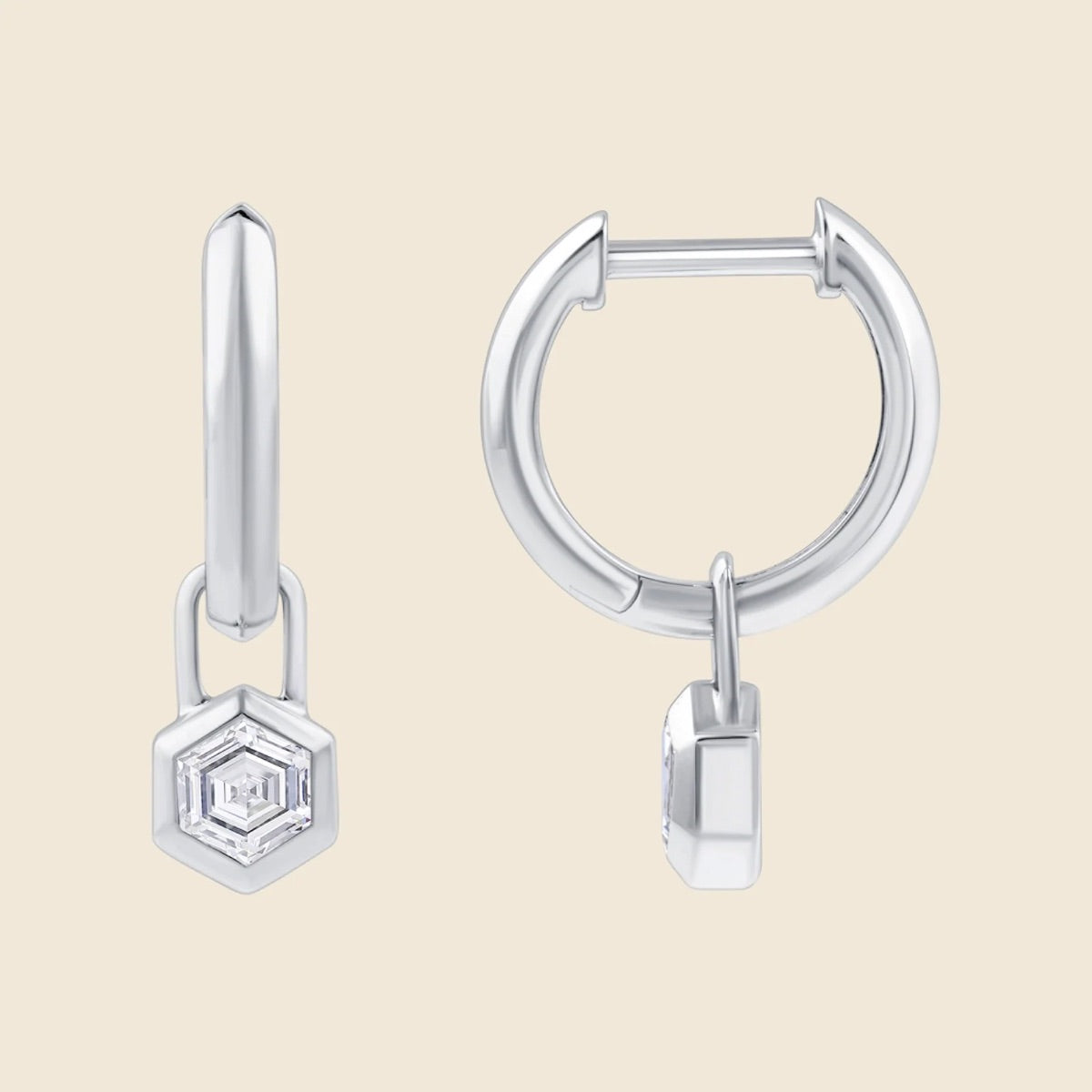 Kreolen aus 14k Weißgold mit Lab Diamanten im Hexagonschliff