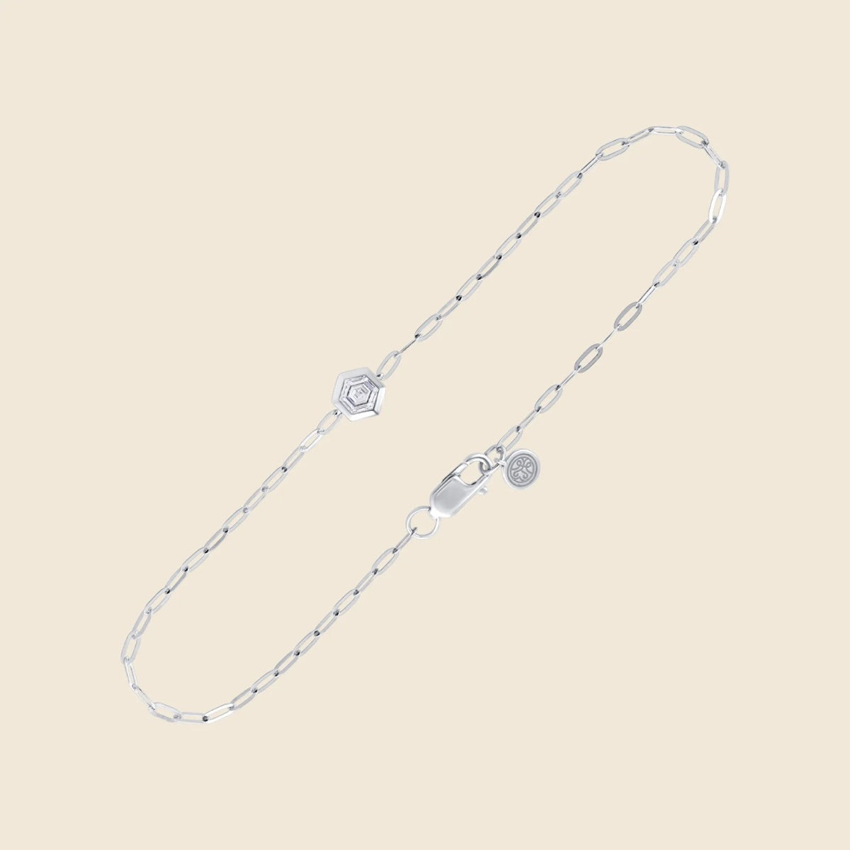 Armband aus 14k Weißgold mit Lab Diamanten im Hexagonschliff