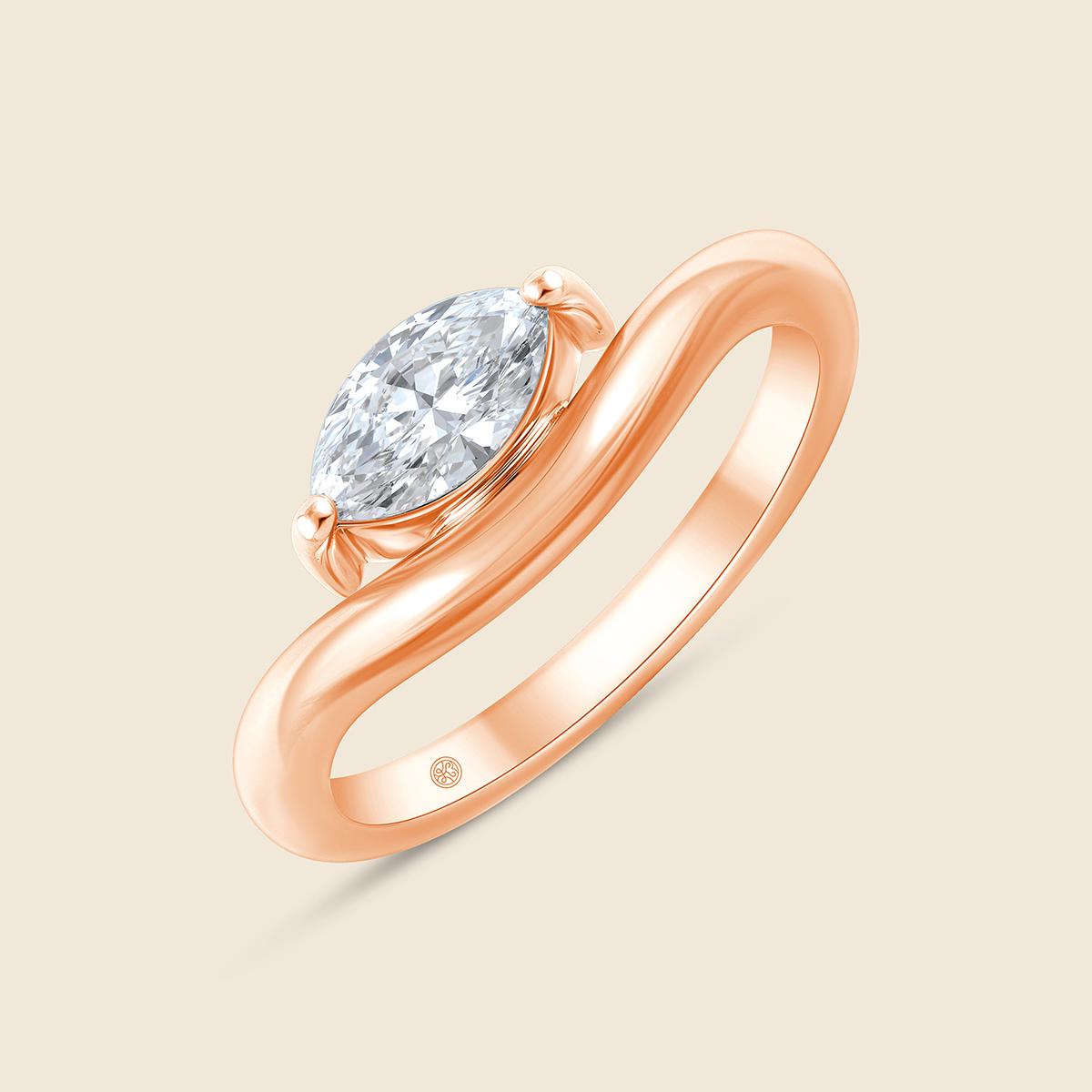 Wellenförmiger Rosegoldring mit seitlich gesetztem Marquise-Lab-Diamanten