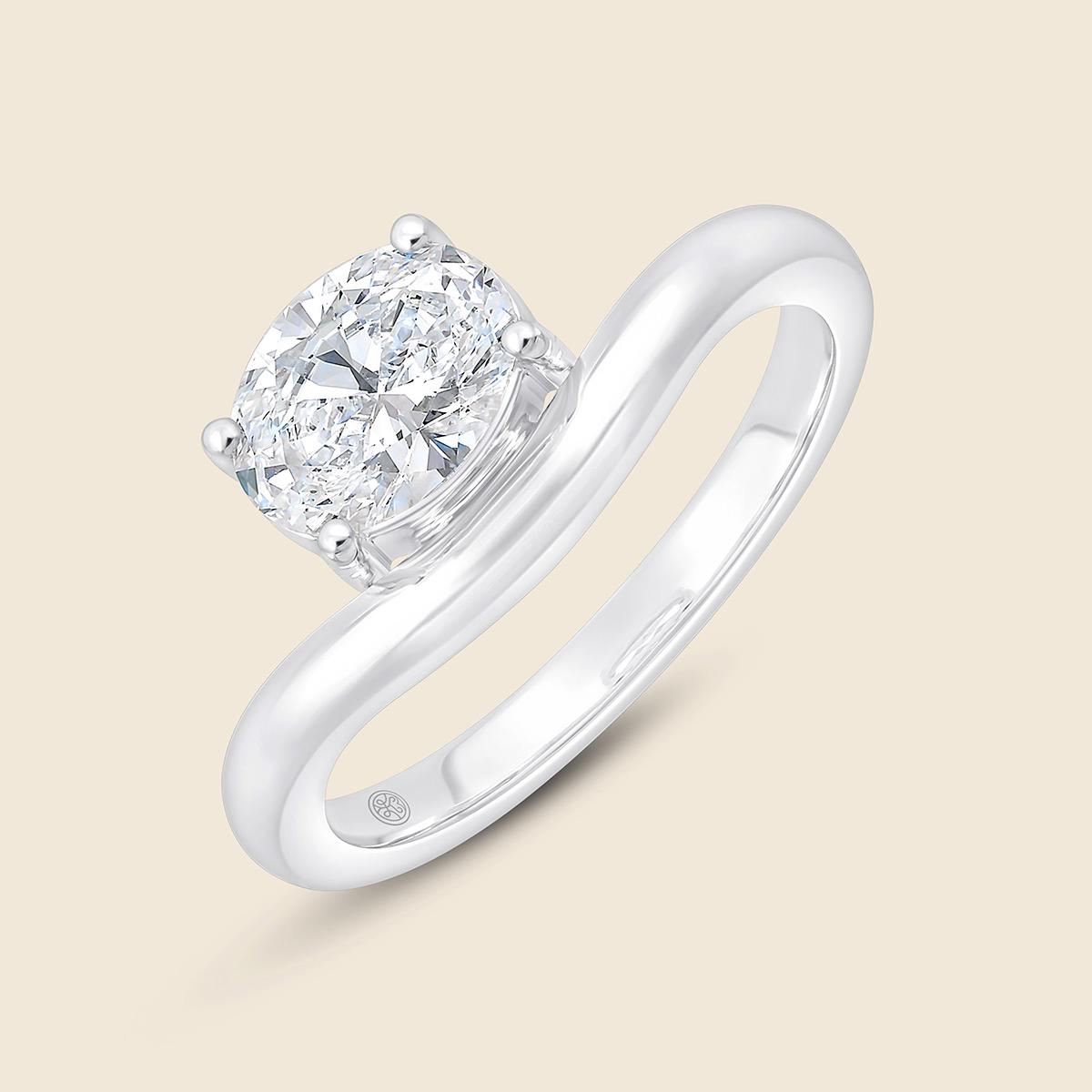 Wellenförmiger Weißgoldring mit seitlich gesetztem ovalen Lab Diamanten