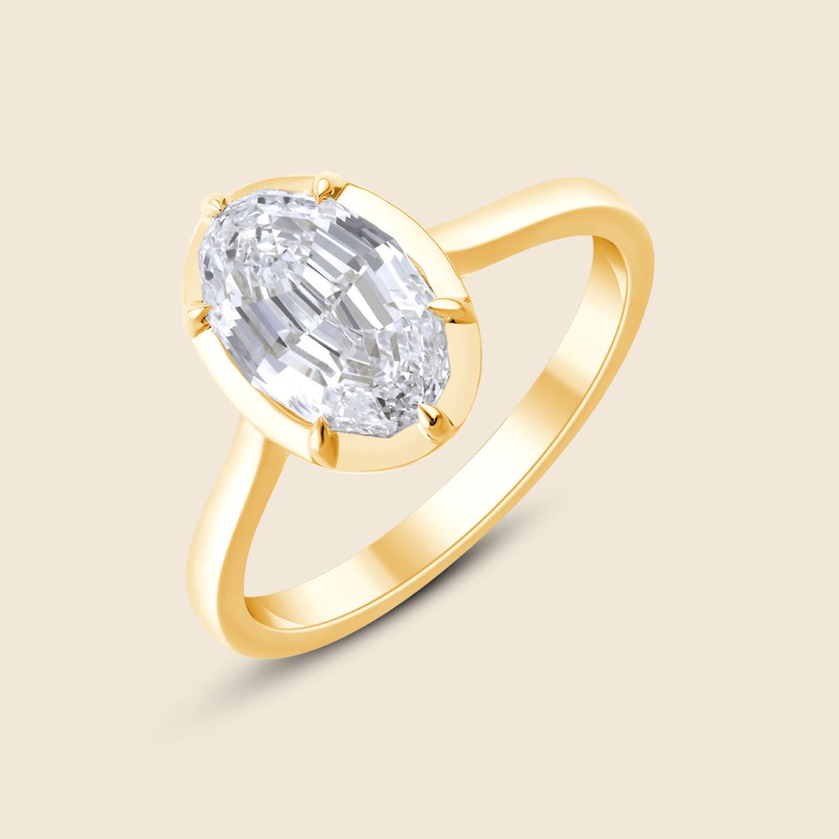 Verlobungsring aus Gelbgold mit Lab Diamant im Moval-Schliff, zentrale Fassung