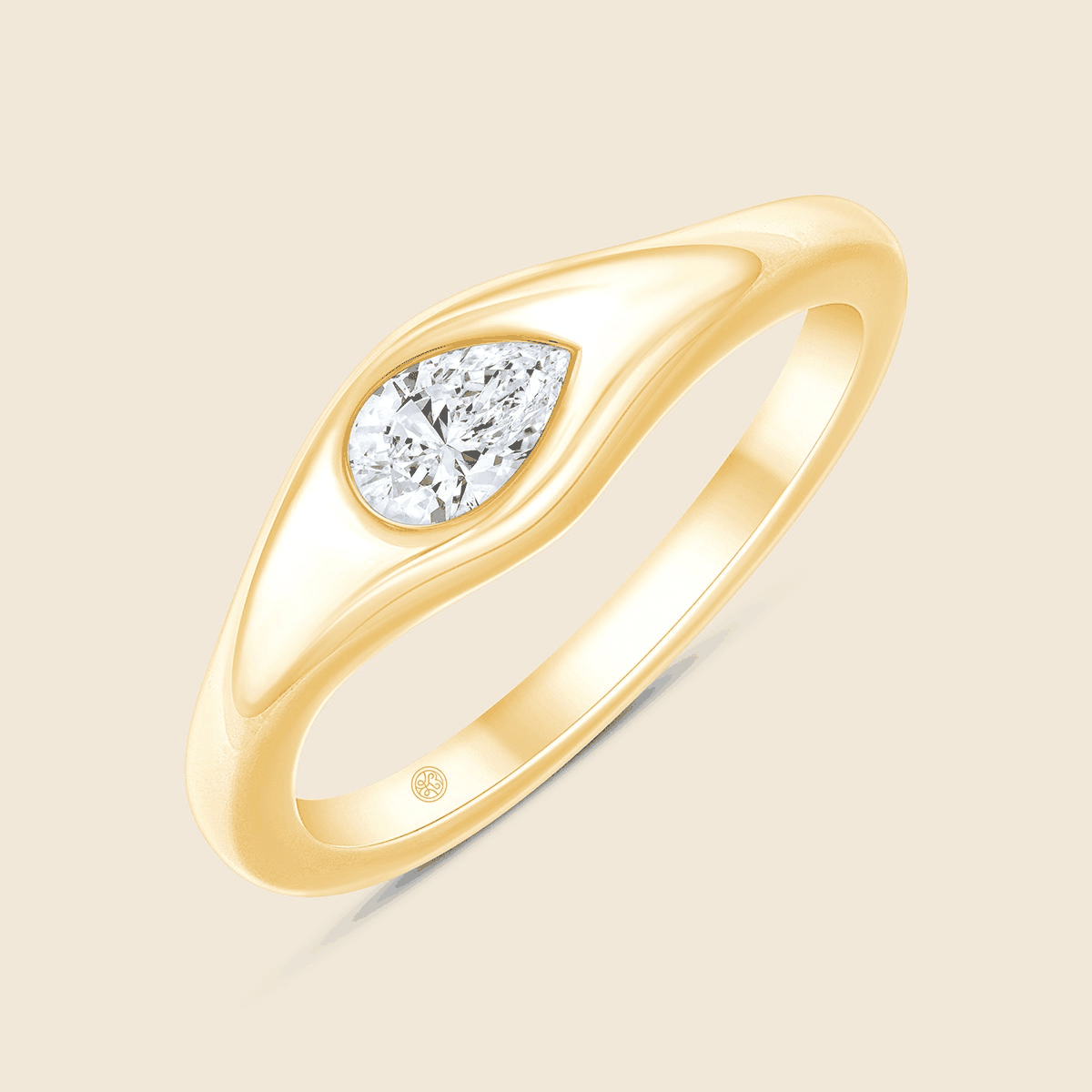 Siegelring aus Gelbgold mit Lab Diamant im Pear-Schliff