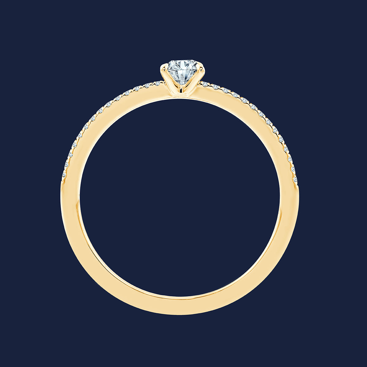 Goldring von vorne mit Oval-Naturdiamant an der Spitze und dem Ring folgenden Seitensteinen