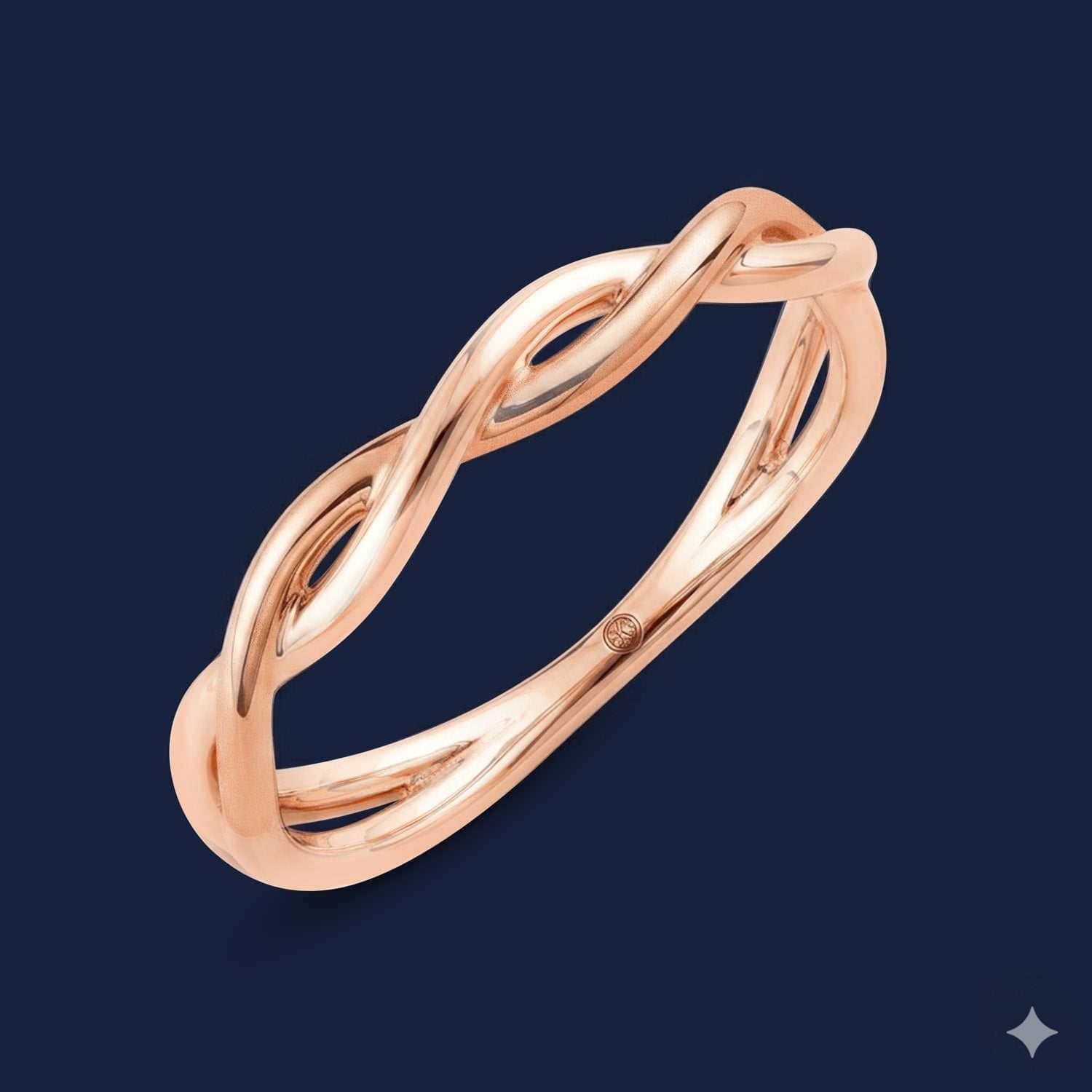Eleganter, polierter Ring in Rose mit geflochtenem Muster