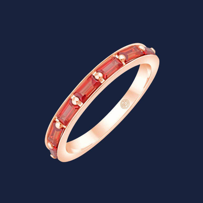 Eleganter Ring mit sieben Edelsteinen in Rosegold 