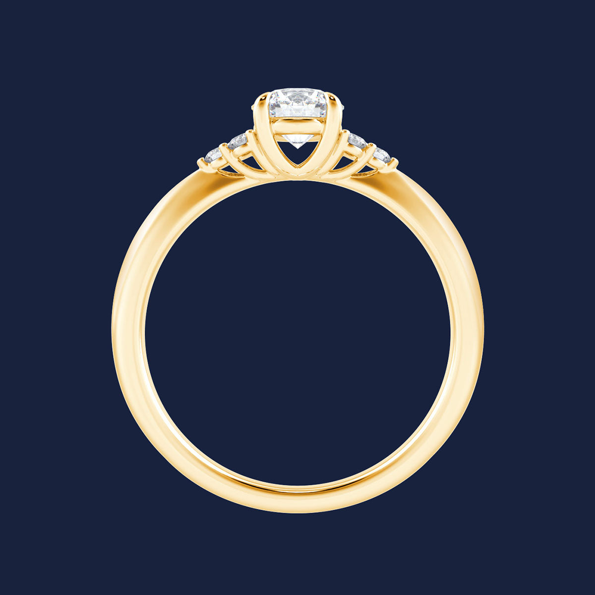 Goldring von vorne mit einem großen, in der Fassung schwebenden Diamanten an der Spitze. Rechts und Links sind 6 Seitendiamanten.