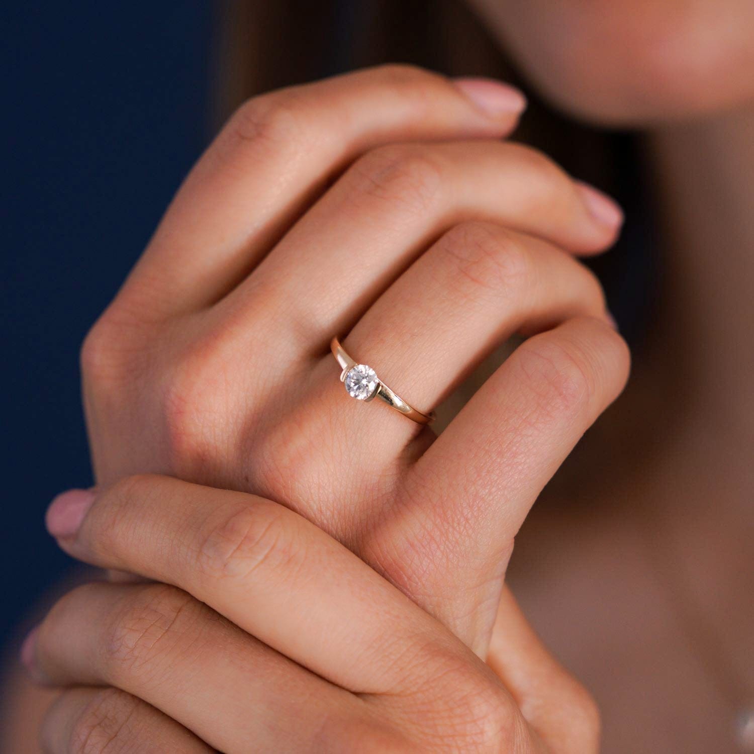 Round Half Iris Ring