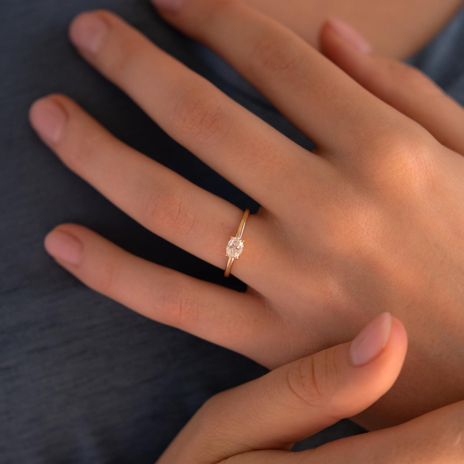 Oval Lily Sleeping Ring