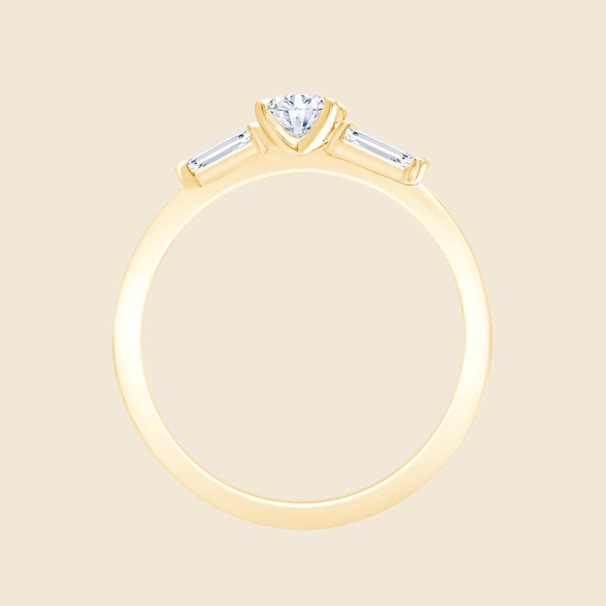 Seitenprofil eines Drei Diamantenringes in gelbgold
