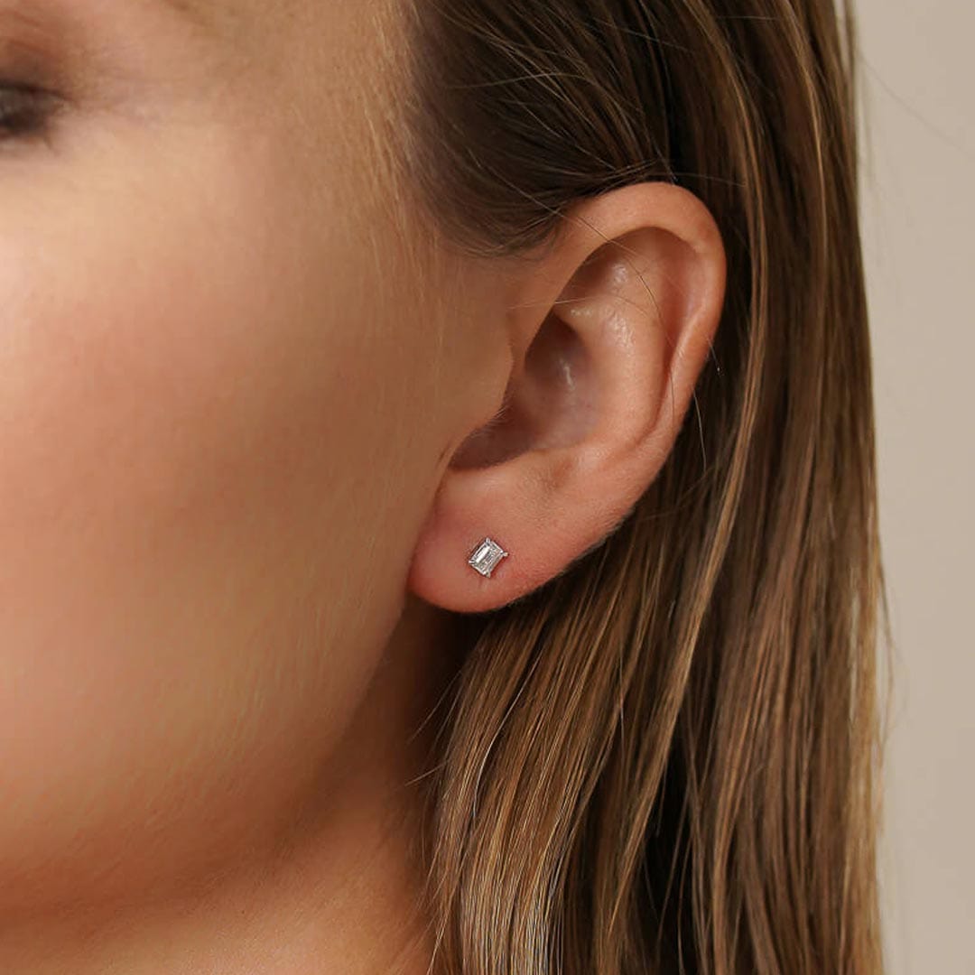 233 - Grand Emerald Studs
