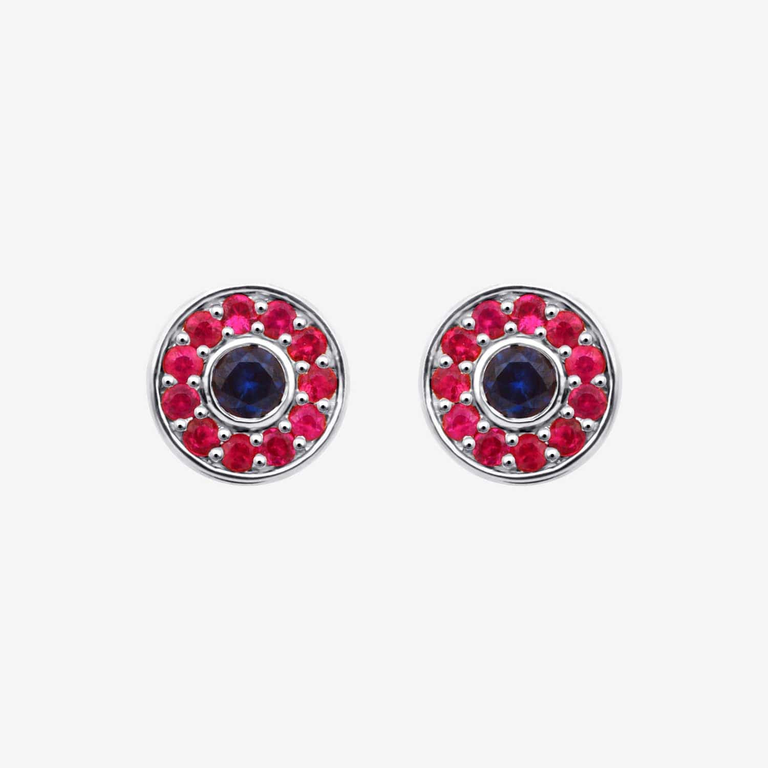 Ohrringe mit roten und blauen Edelsteinen