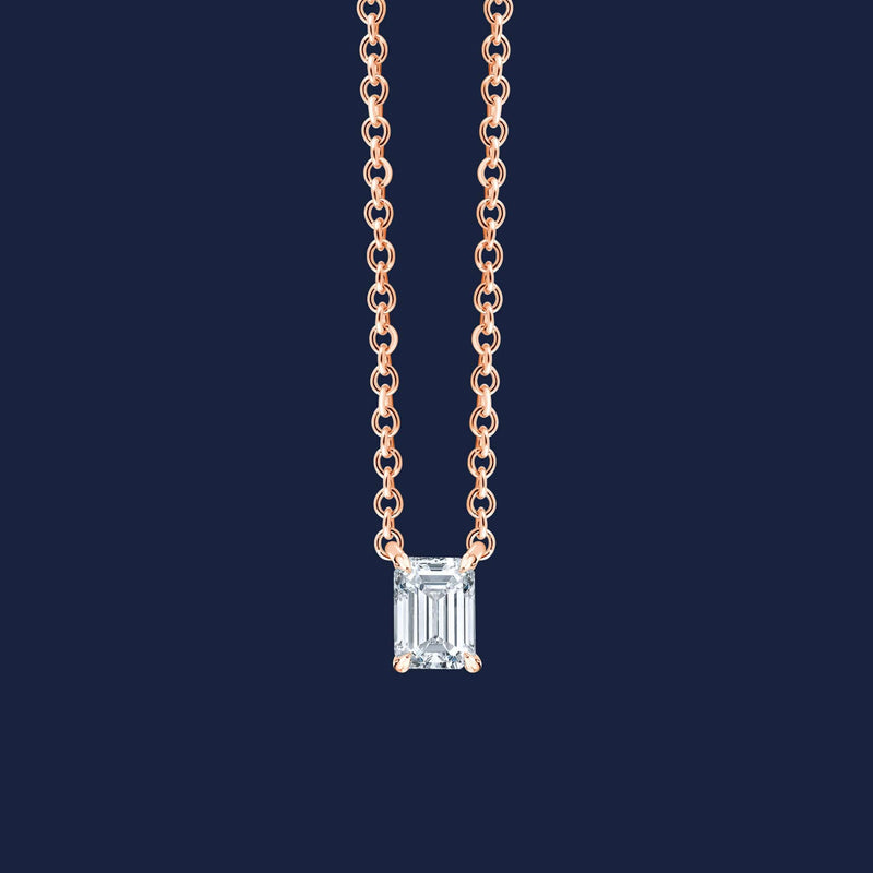 filigrane Goldkette mit Diamant in Smaragdschliff