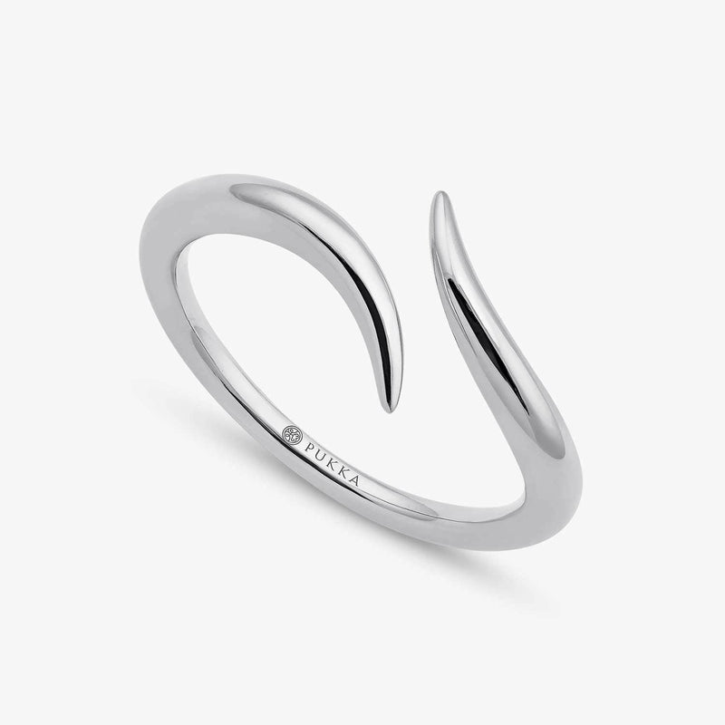Ring in Sterling Silber mit spitz aneinander verlaufenden Enden